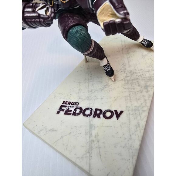 Sergei Federov Anaheim Mighty Ducks Figure - Picture 2 of 6